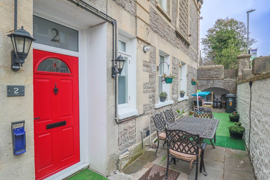 Property photo 2 of 15