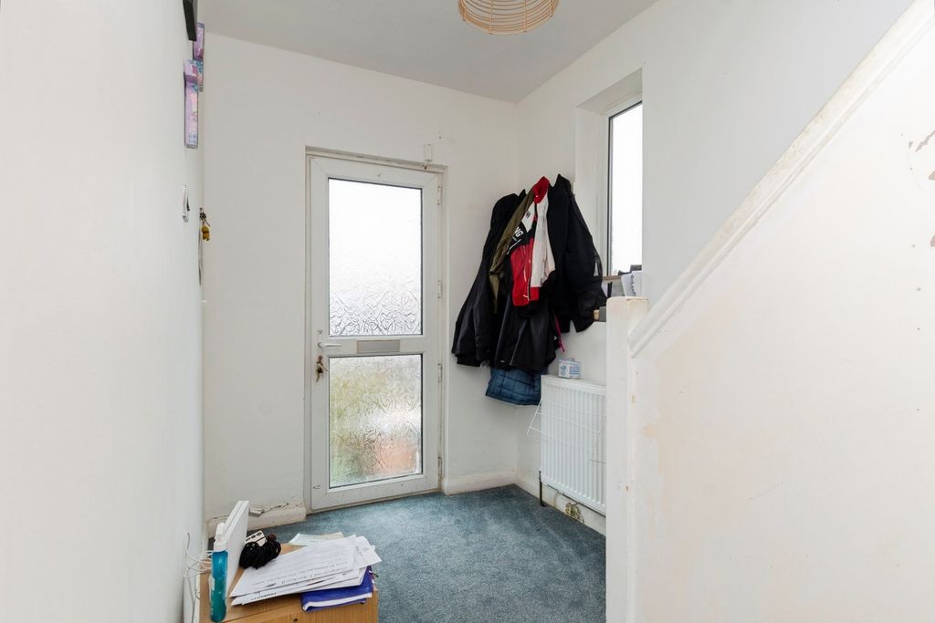 Property photo 2 of 17 Photo