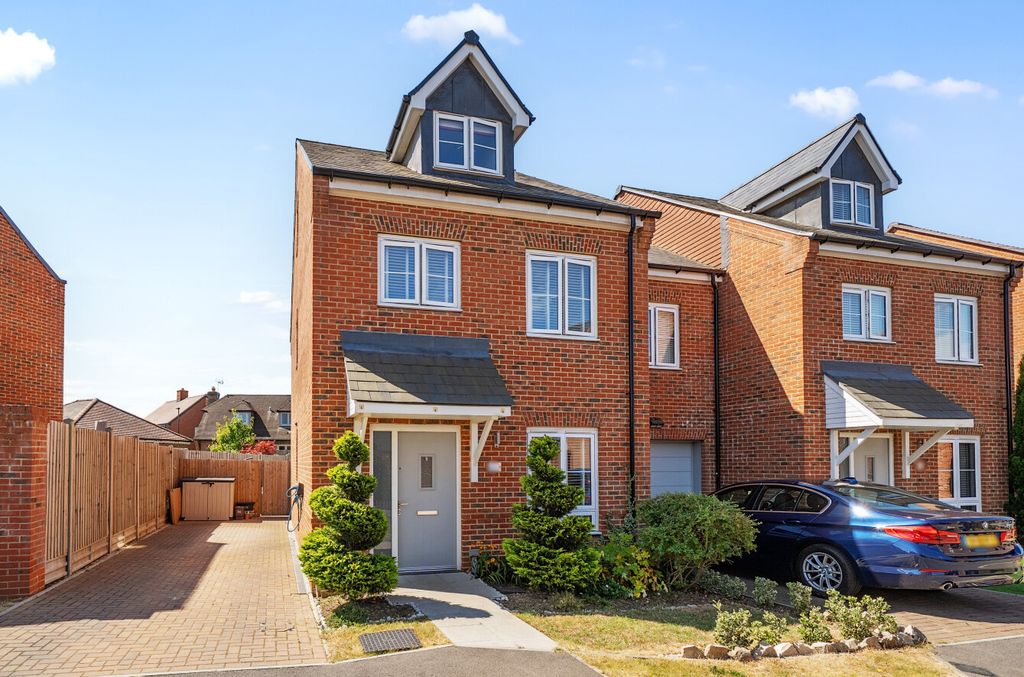 Property photo 1 of 12 1325590-1-68777Ff...