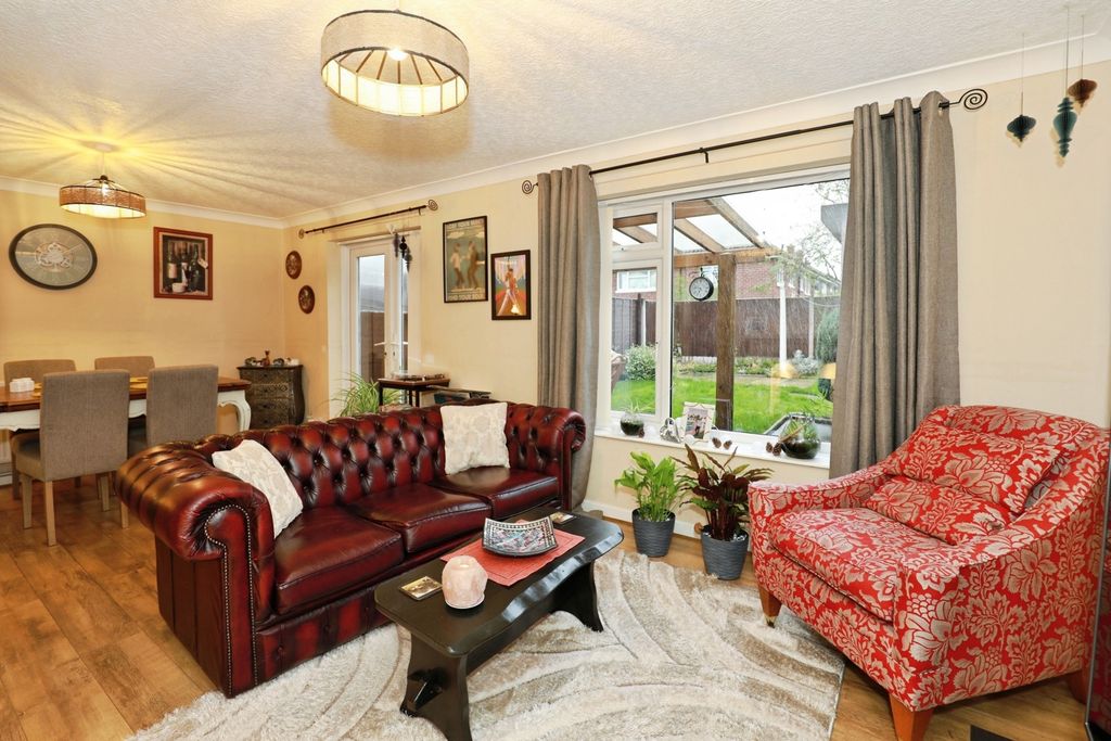 Property photo 2 of 17 Photo