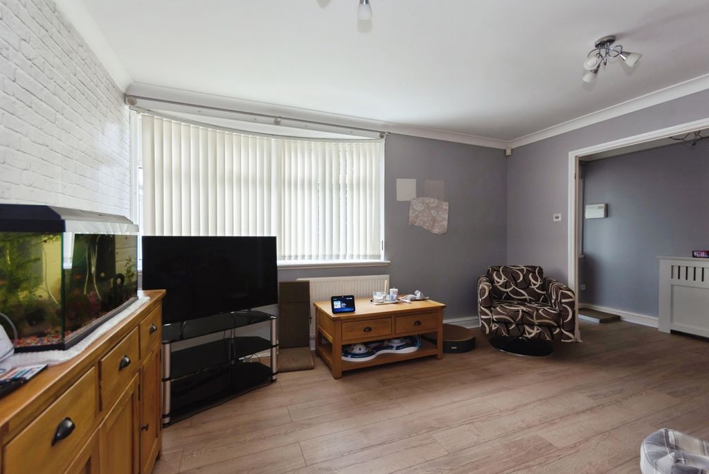 Property photo 3 of 11 Pbox-Img.Jpg