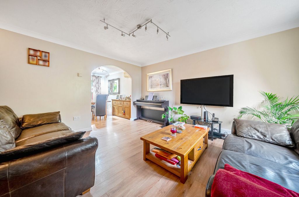 Property photo 2 of 12 1376435-24-6911F6...