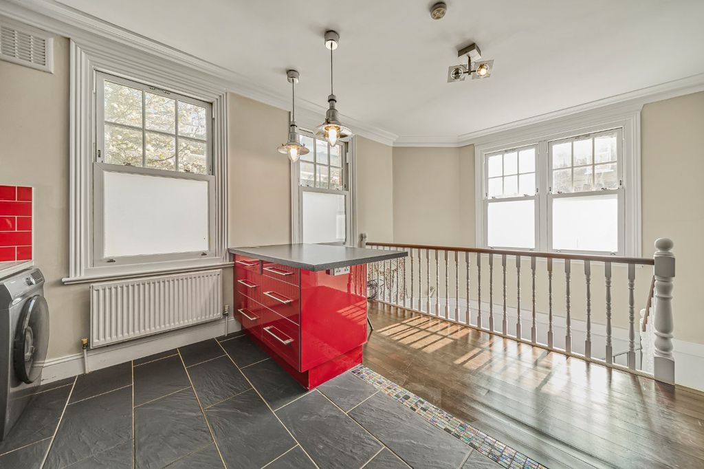 Property photo 2 of 15 Picture No. 21