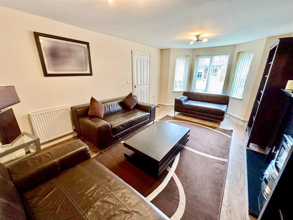 Property photo 2 of 39 Living Room: