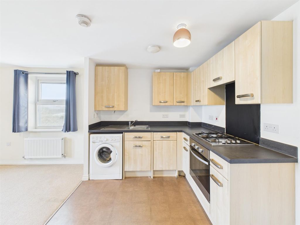 Property photo 3 of 13 Kitchen