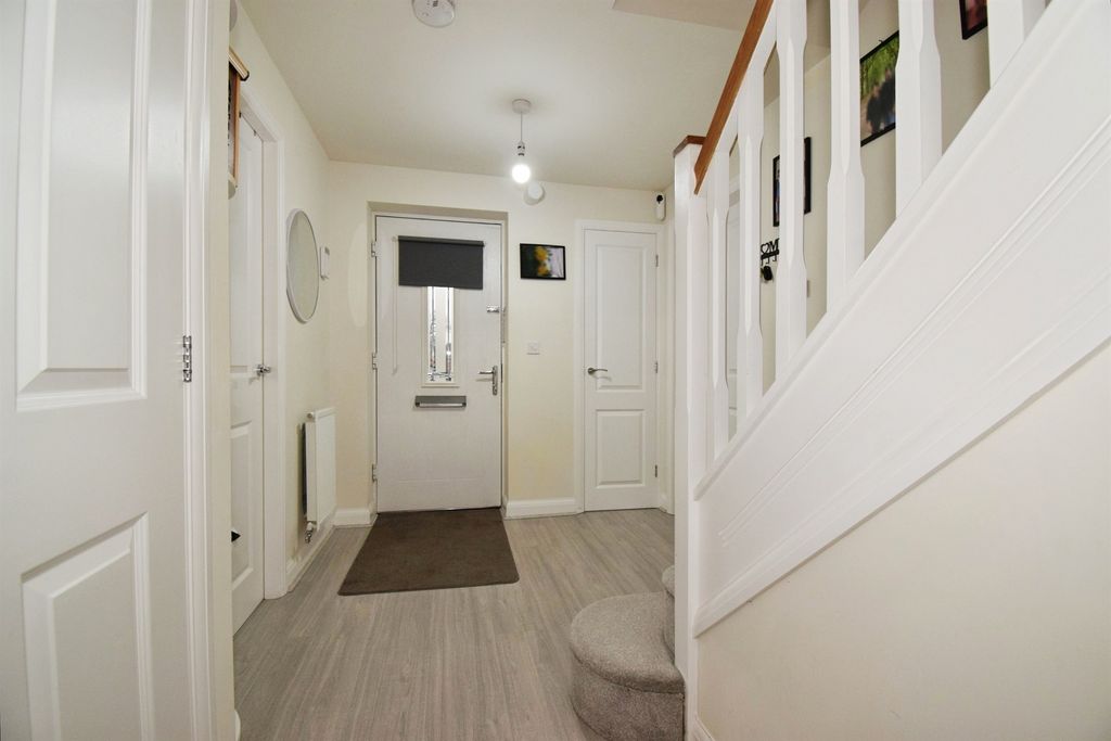 Property photo 3 of 24