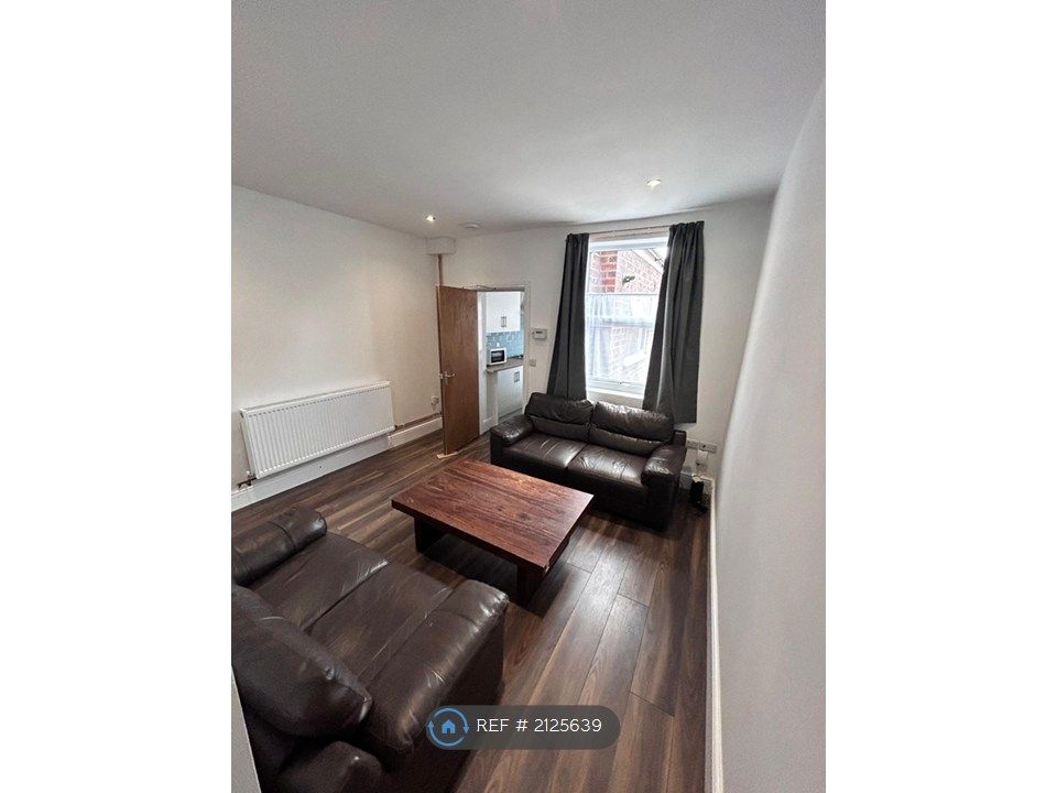 Property photo 2 of 8 Living Room