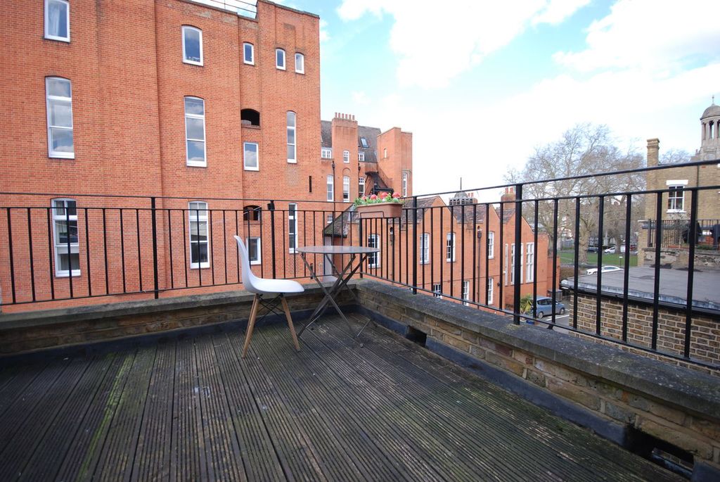 Property photo 3 of 6