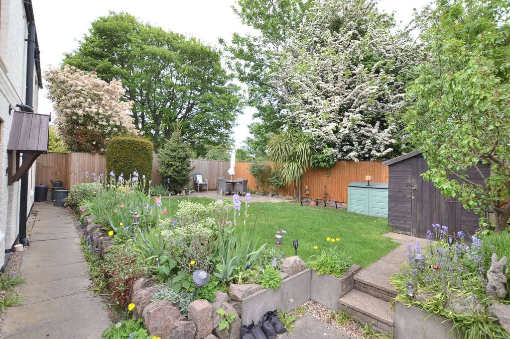 Property photo 3 of 27
