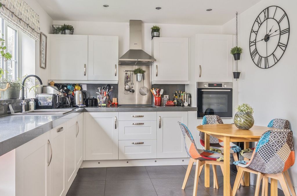 Property photo 3 of 24