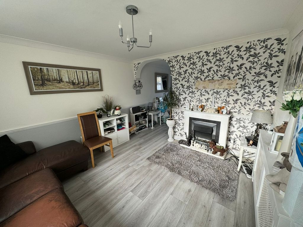 Property photo 3 of 8 Exterior