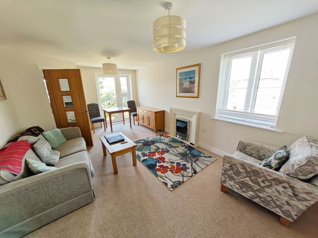 Property photo 2 of 14