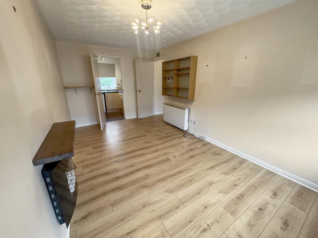 Property photo 3 of 10 Living Room