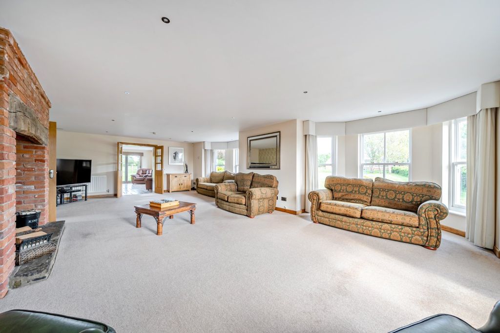 Property photo 3 of 25 Picture No. 06