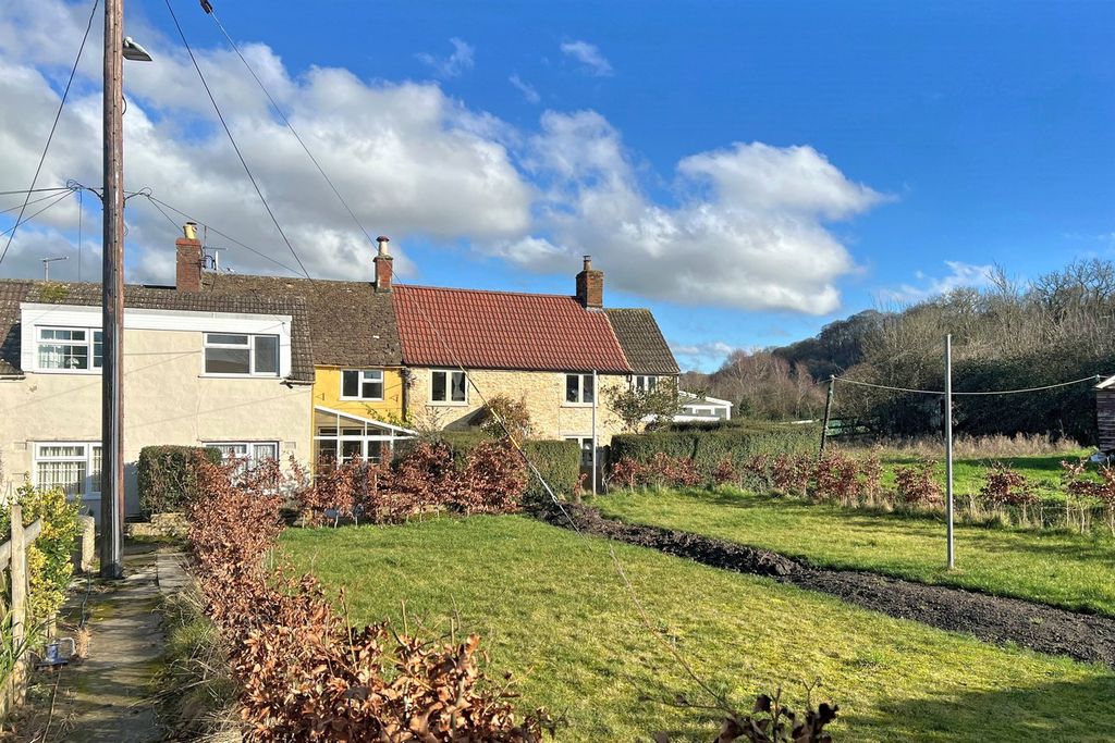 Property photo 2 of 18