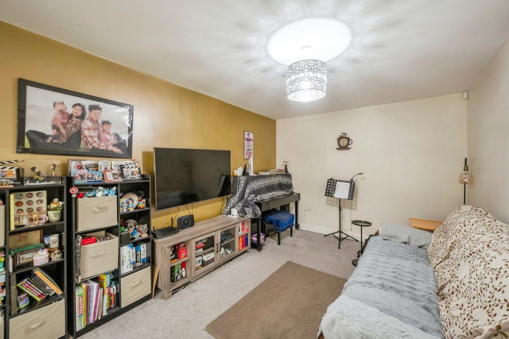 Property photo 3 of 20