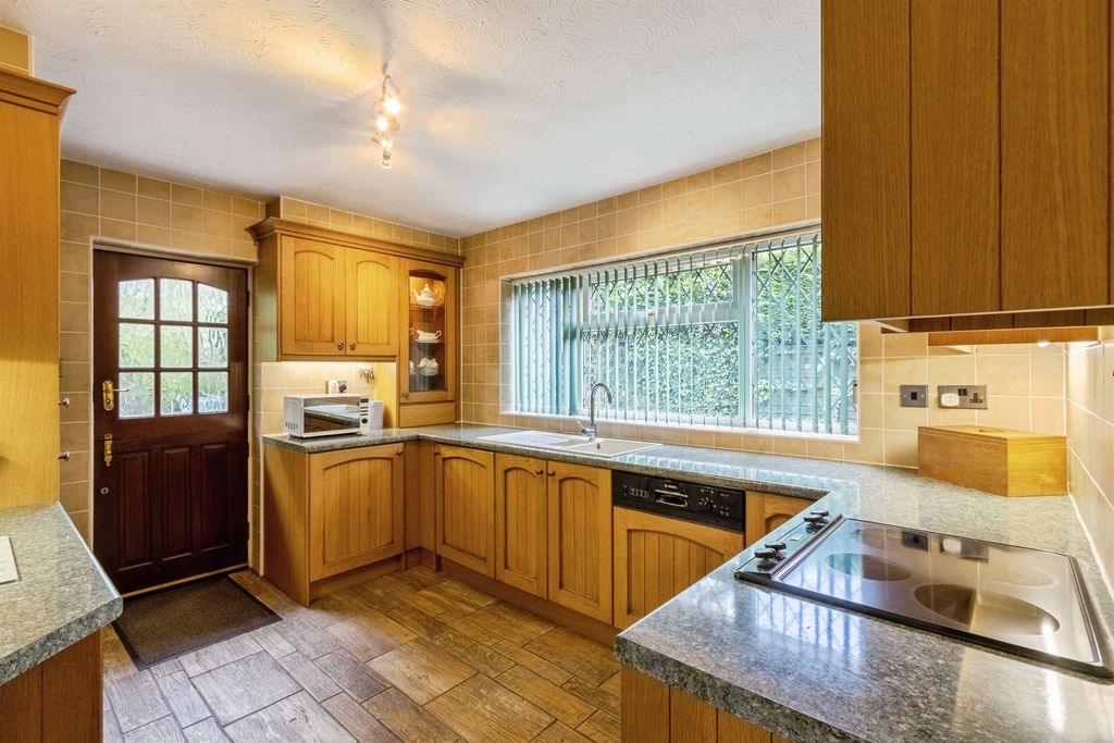 Property photo 3 of 23