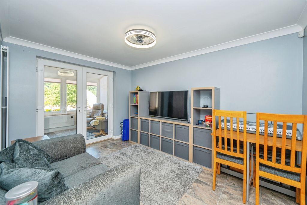 Property photo 3 of 27 Pbox-Img.Jpg