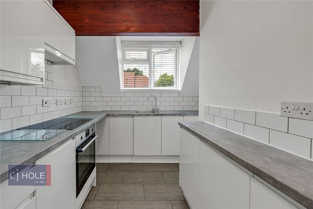 Property photo 2 of 9 Picture No. 13