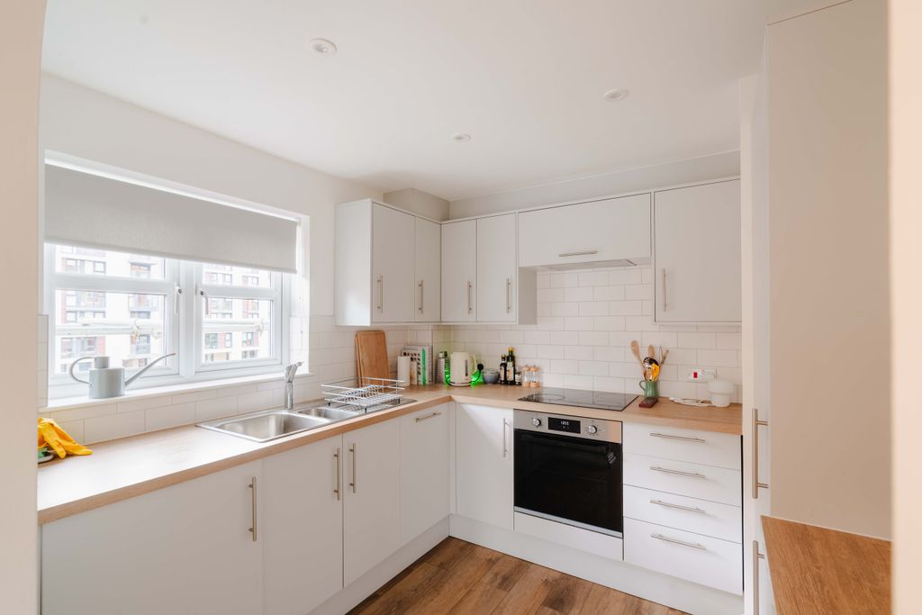 Property photo 3 of 11 1