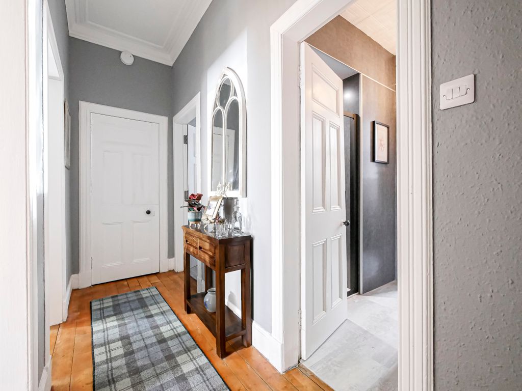 Property photo 3 of 18 Hall