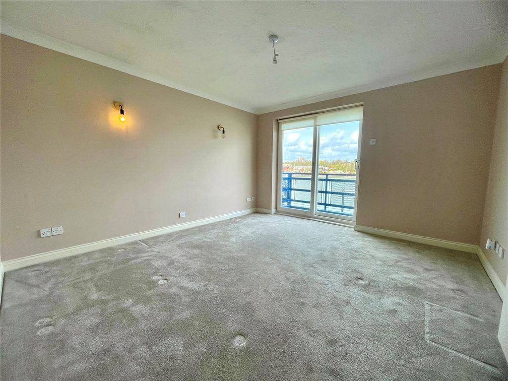 Property photo 3 of 7 Lounge/Diner
