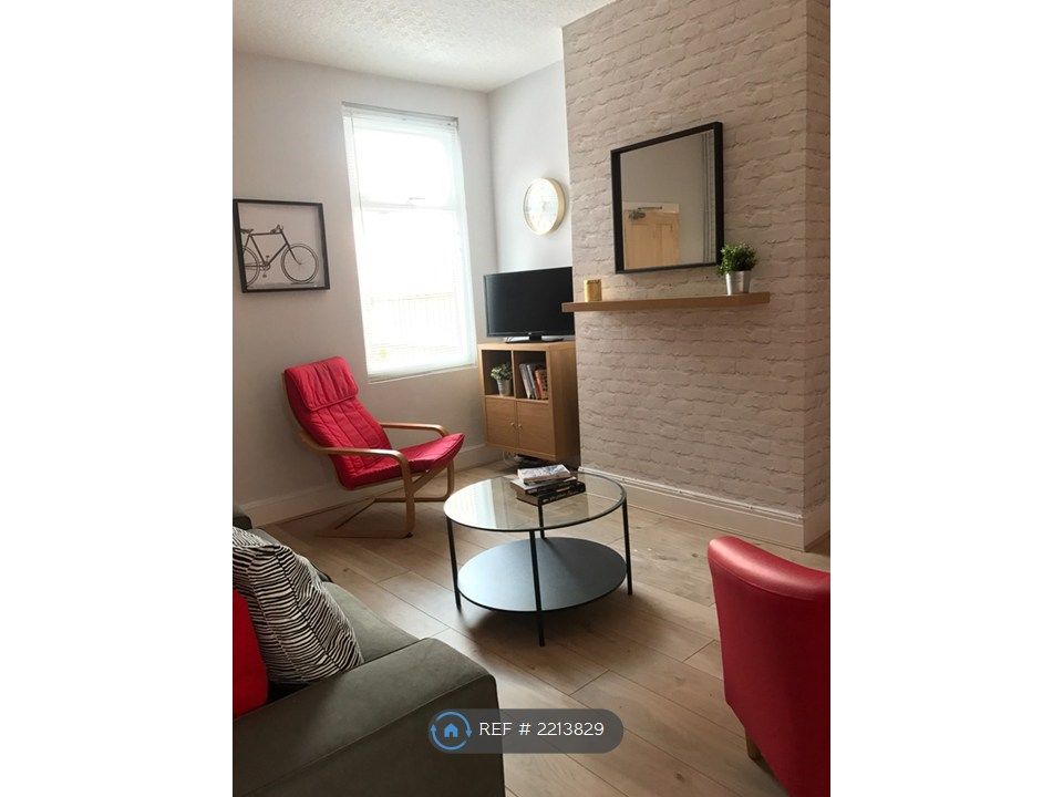 Property photo 3 of 13