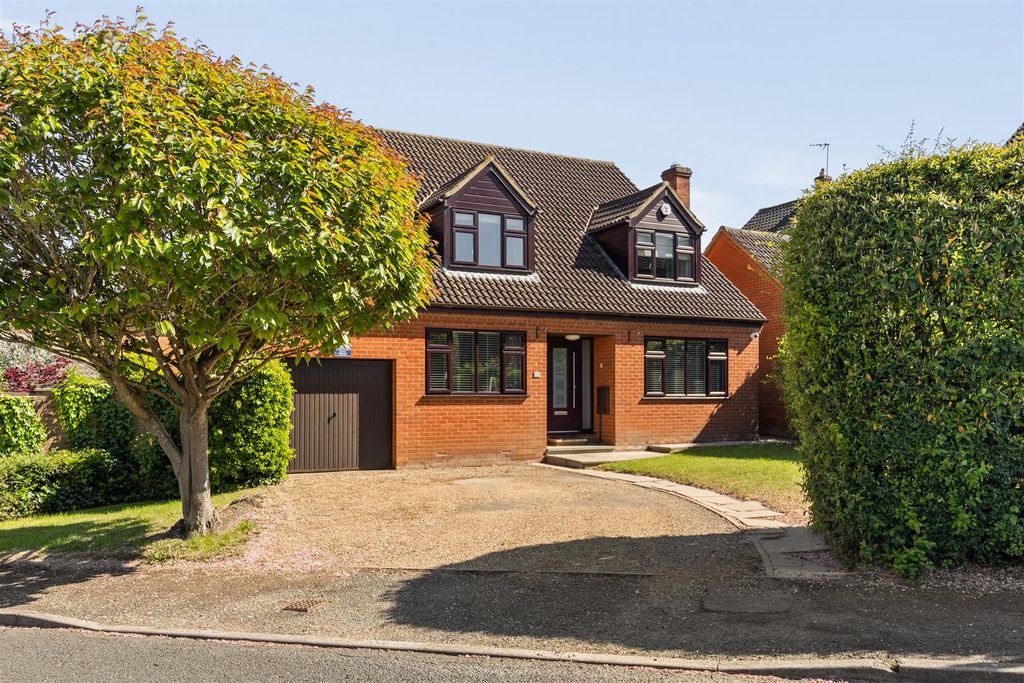 Property photo 2 of 32 18Chatsworthweb03.Jpg