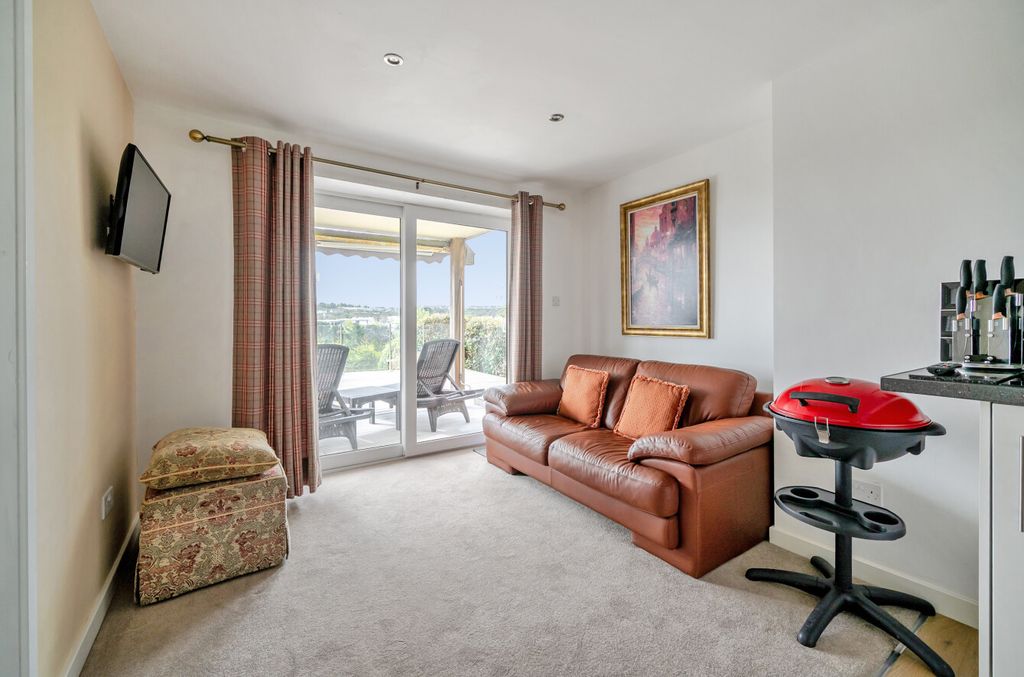 Additional image 13 of 3 bed flat for saleWheatlands Road, Paignton, Devon TQ4