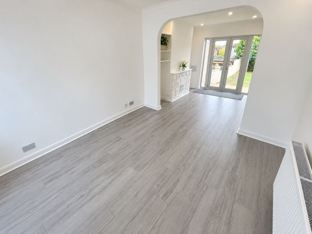 Property photo 3 of 10 5569023