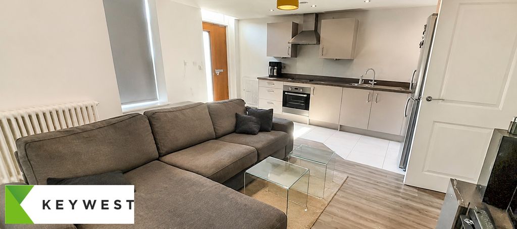 Property photo 2 of 9 Tlc_E80Cdb7E-c1F6-4Bb5-Bf8d-F201A94A9394_B0404Ea