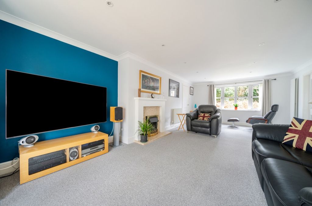 Property photo 3 of 21 1239199 (2)