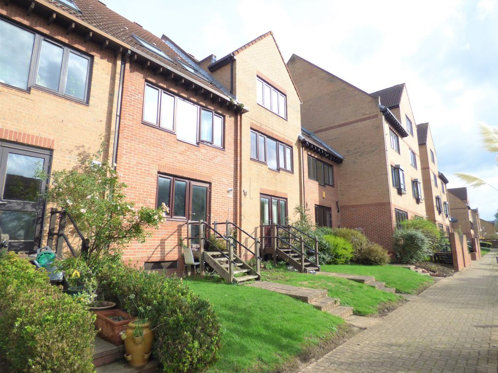 Property photo 1 of 47