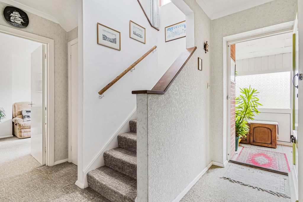 Property photo 2 of 29 561698