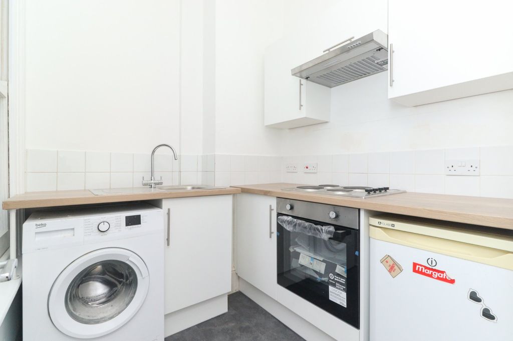 Property photo 3 of 9 Picture 3