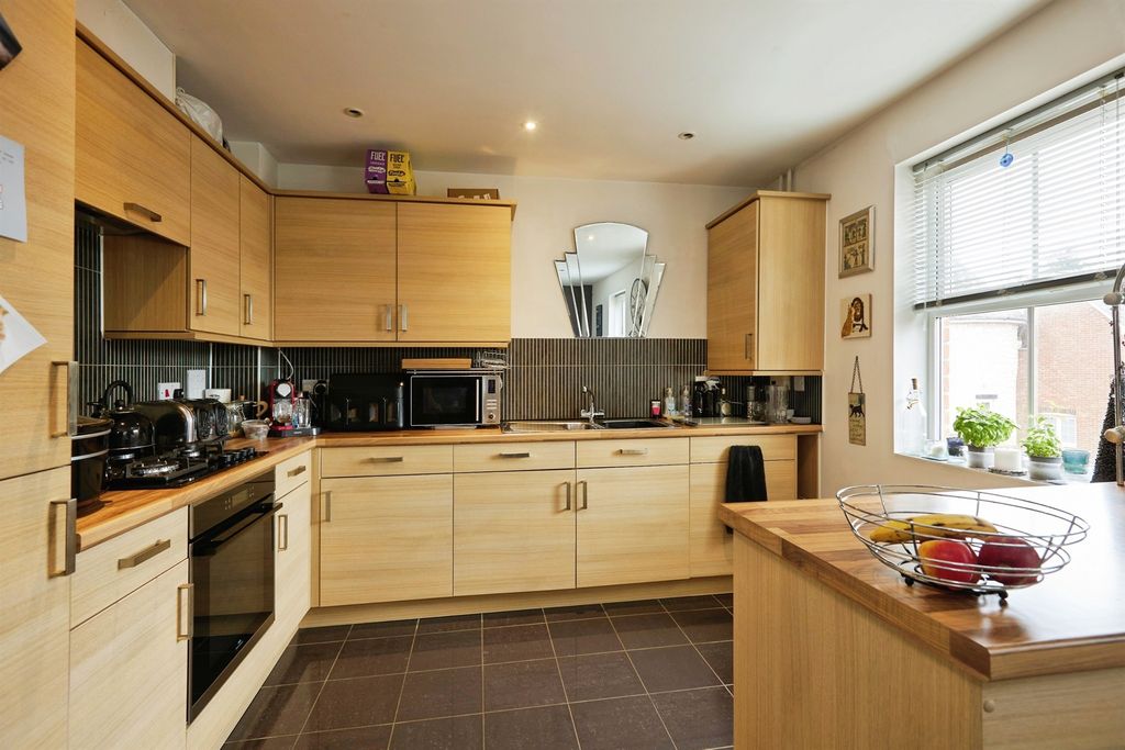 Property photo 3 of 17