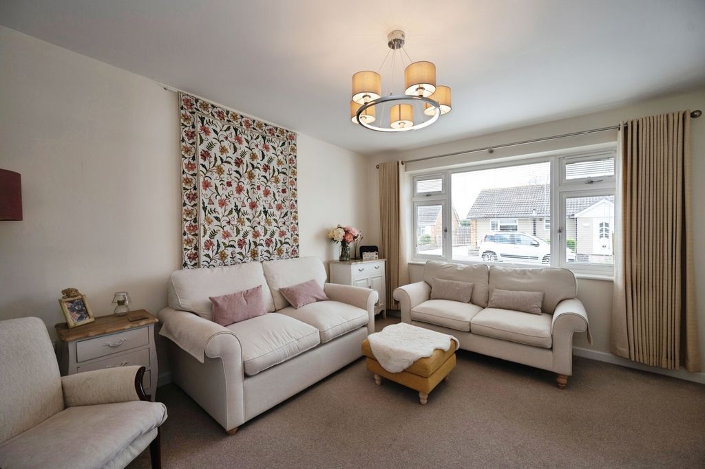 Property photo 3 of 19 Pbox-Img.Jpg