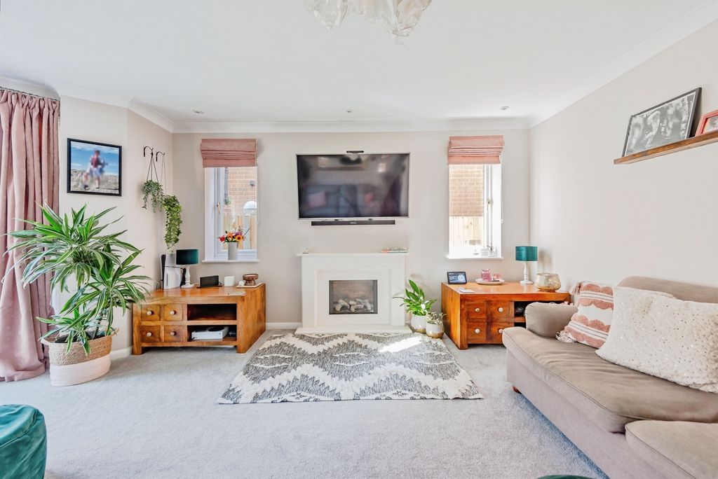 Property photo 3 of 17