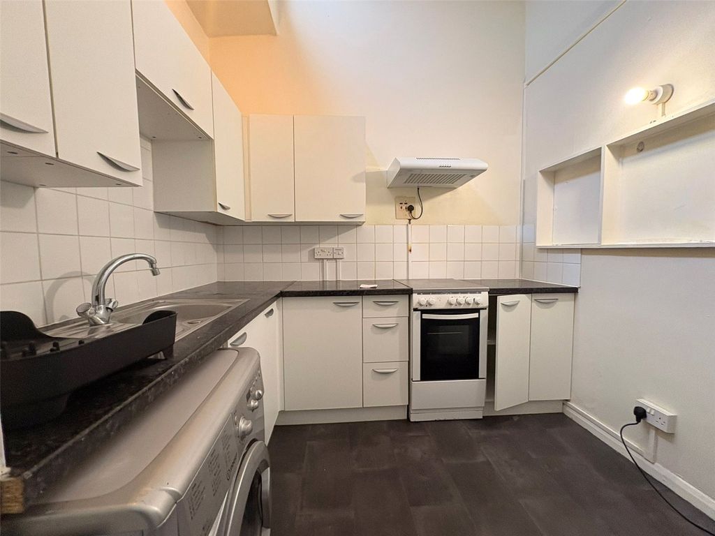 Property photo 1 of 7 Picture No. 08