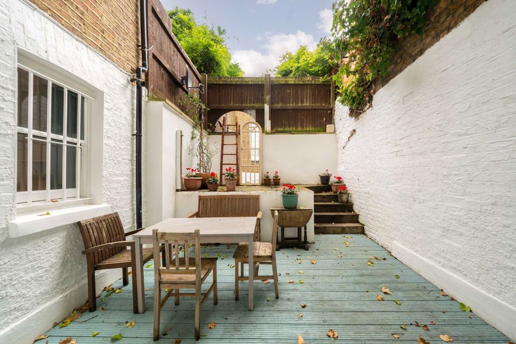 Property photo 3 of 9