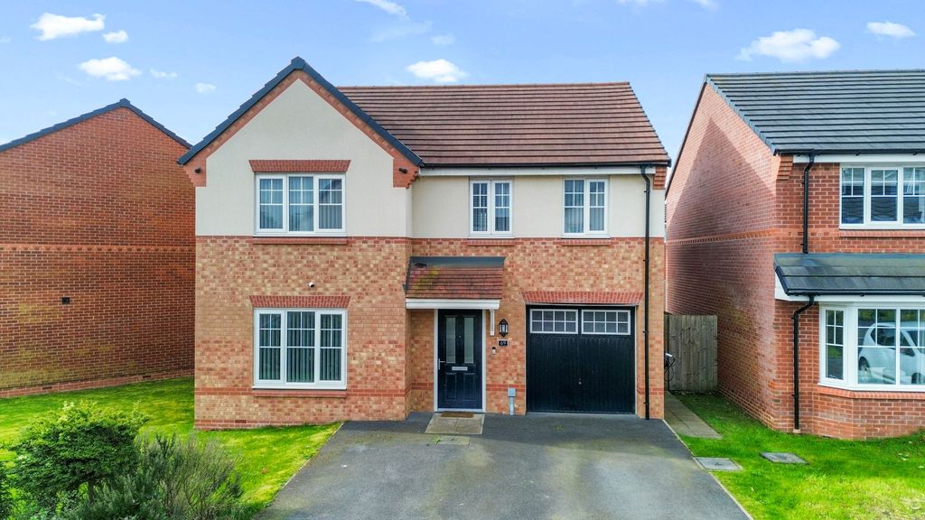 Property photo 1 of 32