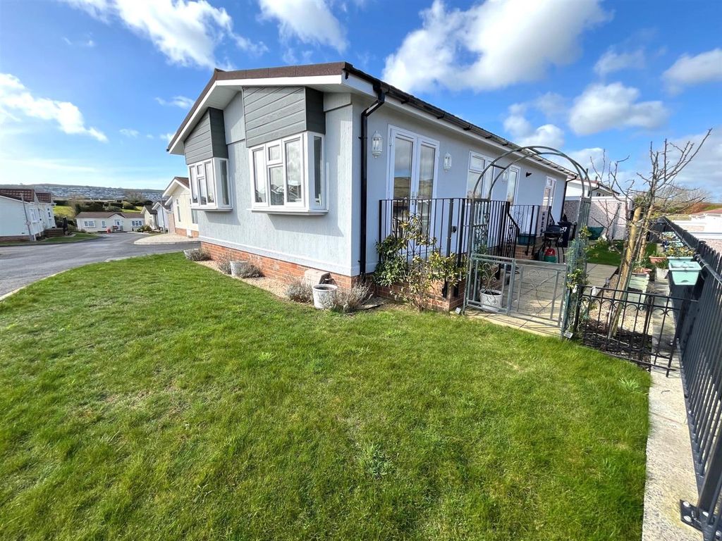 Property photo 2 of 14 4214 Eastnorth.Jpg