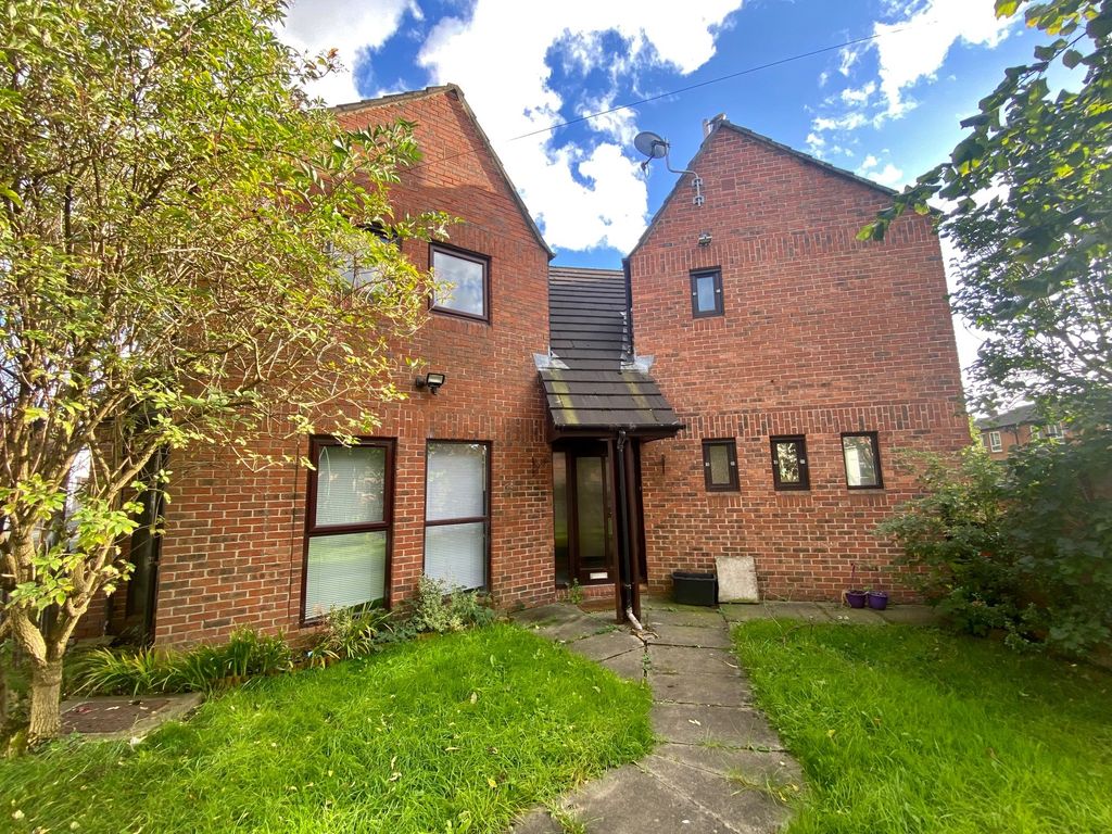 Property photo 1 of 8