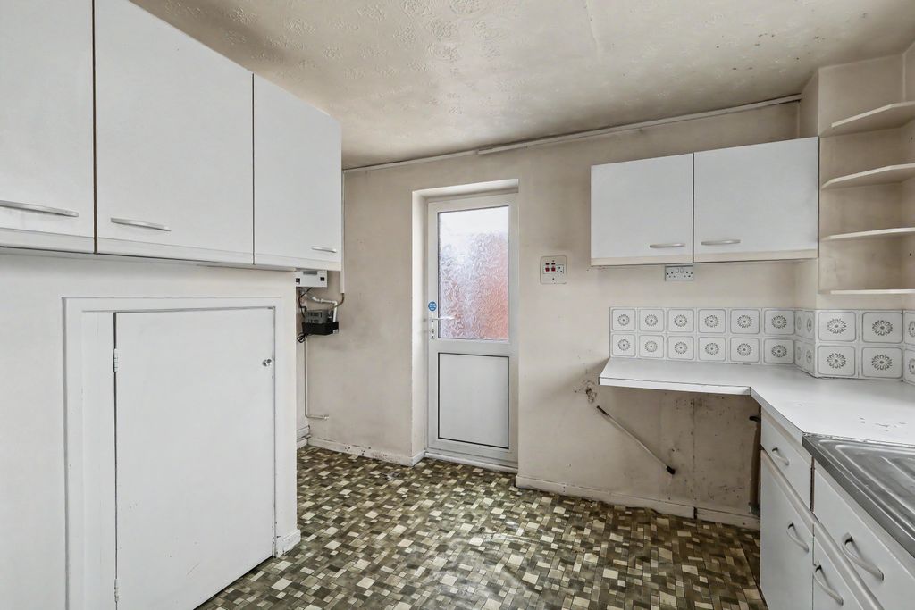 Property photo 3 of 22