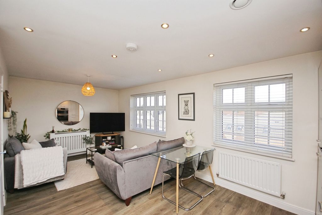 Property photo 3 of 17 Photo