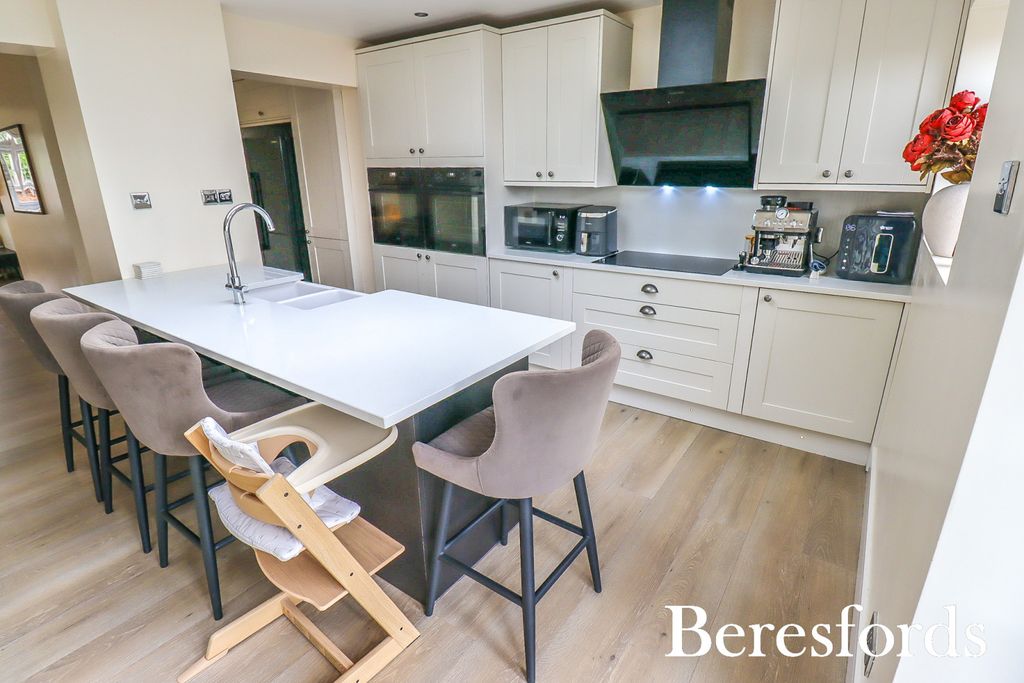 Property photo 3 of 35 Picture No. 15