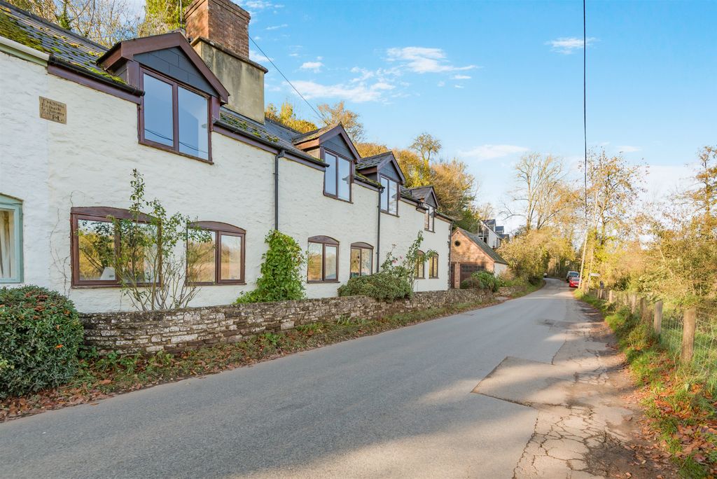 Property photo 1 of 33