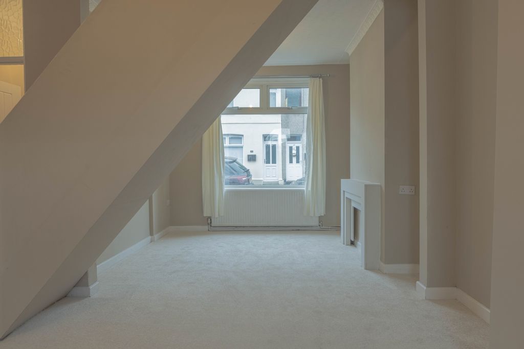 Property photo 2 of 16 Ap6A4795-Hdr