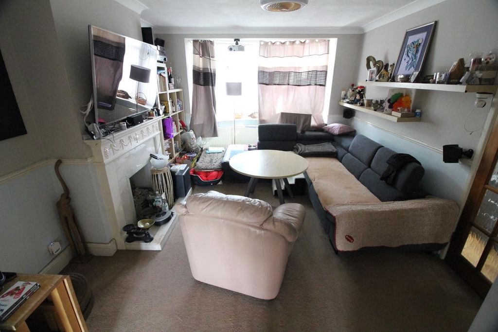 Property photo 3 of 10 Cce5175E-E047-41EE-91CD-512F5B722B1D_1_105_c.Jpeg