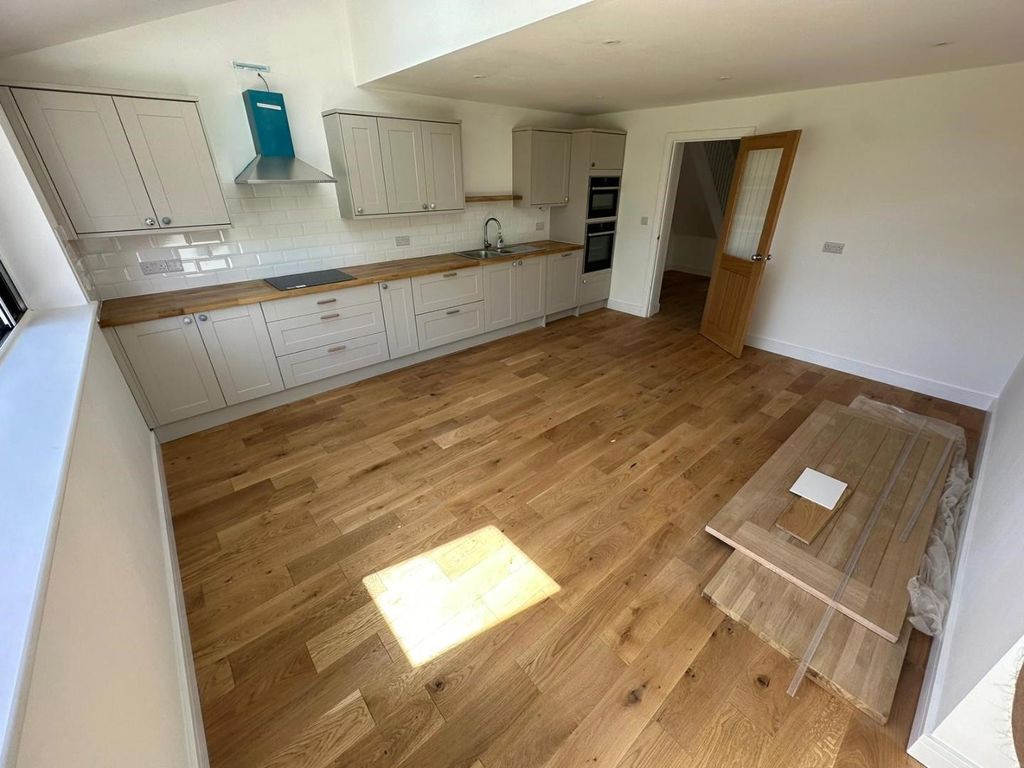 Property photo 3 of 18 Pic 3.Jpg